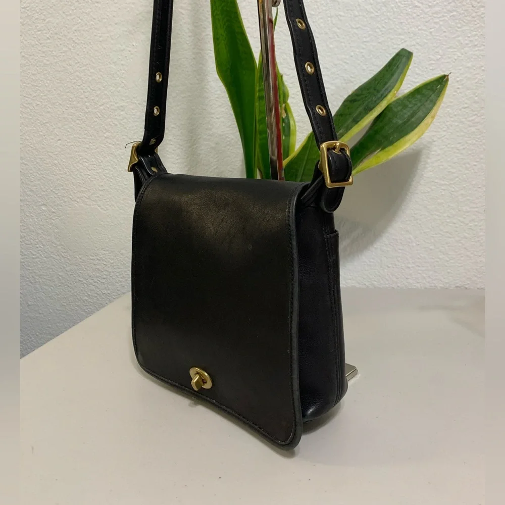 💕👜Vintage Coach Black Leather Crossbody Satchel💕👜 - Picture 3 of 11
